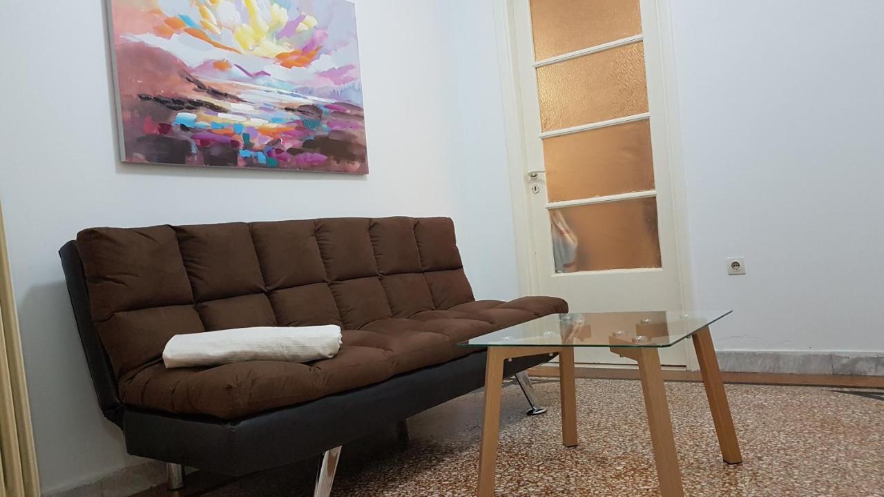 Olive Apartment- Athens Center, 4 BD, 1.5 BATH Exterior foto