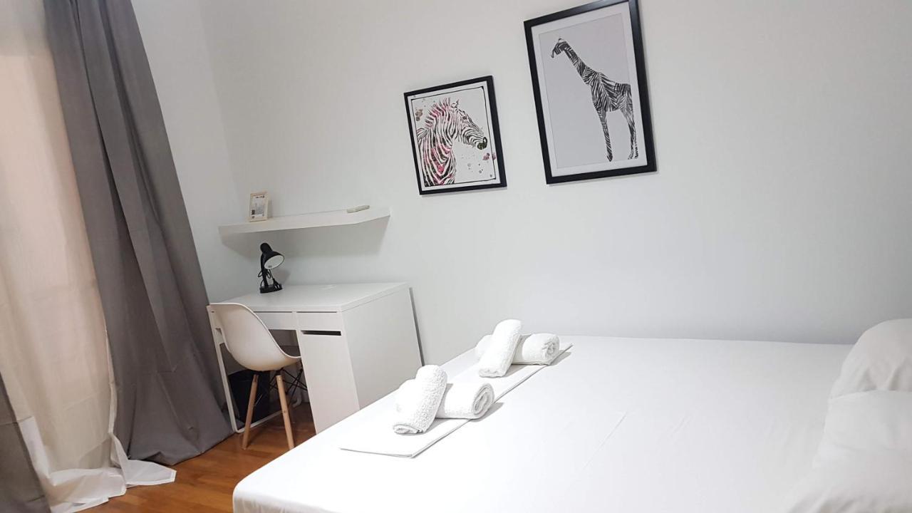Olive Apartment- Athens Center, 4 BD, 1.5 BATH Exterior foto