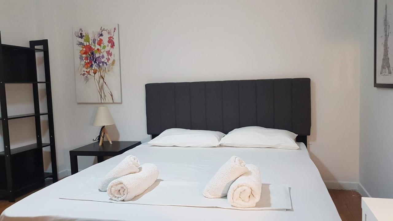 Olive Apartment- Athens Center, 4 BD, 1.5 BATH Exterior foto